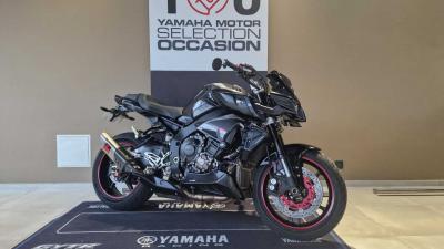 YAMAHA MT-10