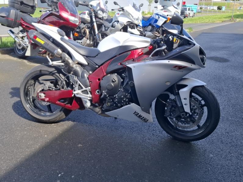 YAMAHA YZF 1000 R1 CROSS PLANE