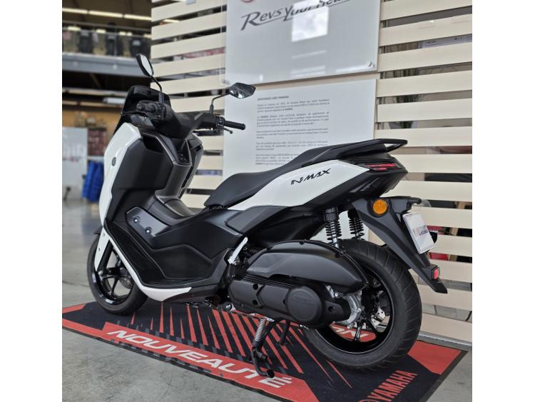 YAMAHA NMAX 125