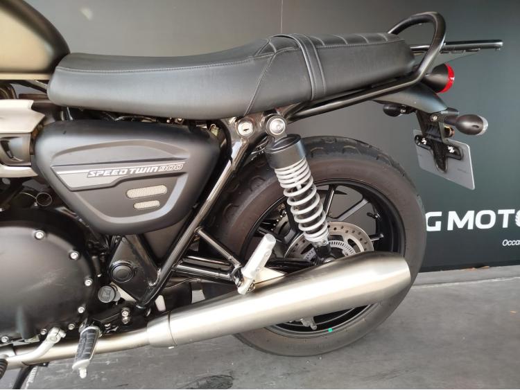 TRIUMPH SPEED TWIN 900 - 1er main - Porte paquet.