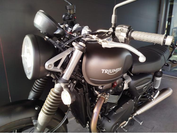 TRIUMPH SPEED TWIN 900 - 1er main - Porte paquet.