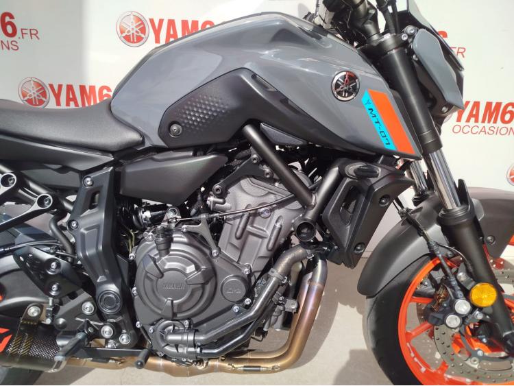 YAMAHA MT-07 (47.5CV) - EQUIPEMENTS