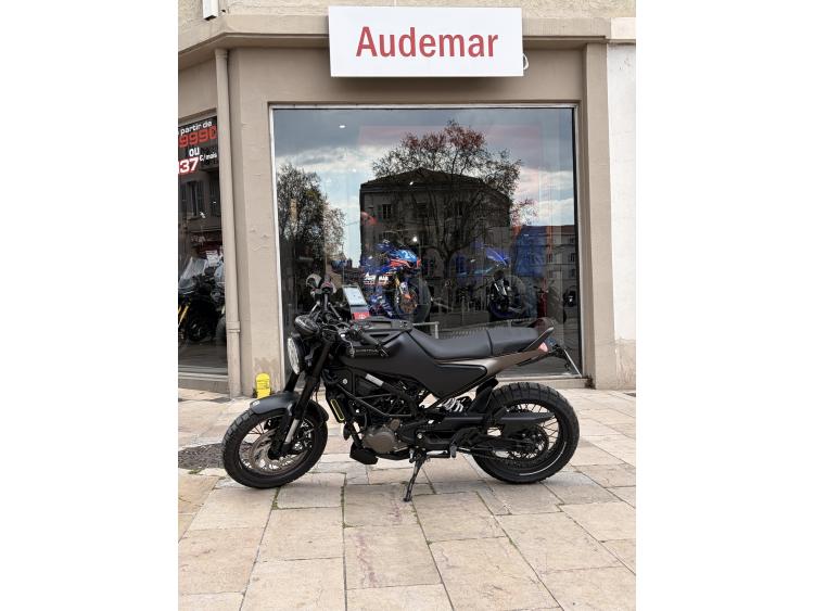 HUSQVARNA SVARTPILEN 125 ABS