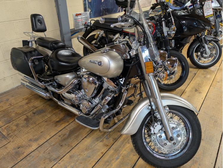 YAMAHA XV 1600