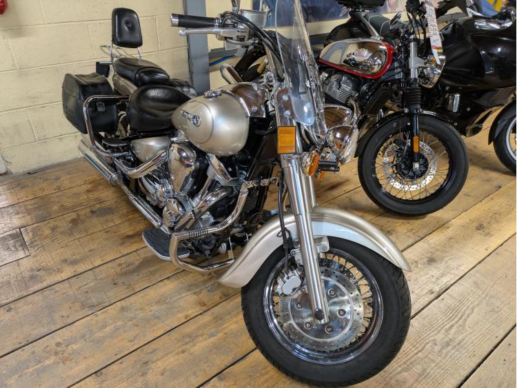 YAMAHA XV 1600