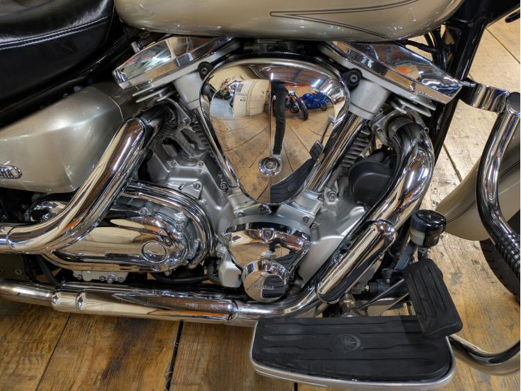 YAMAHA XV 1600