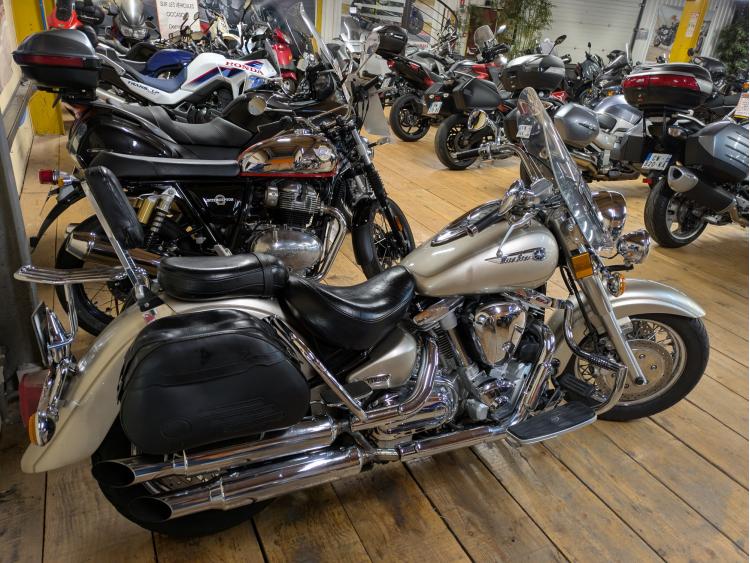 YAMAHA XV 1600