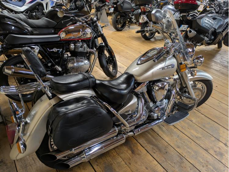 YAMAHA XV 1600