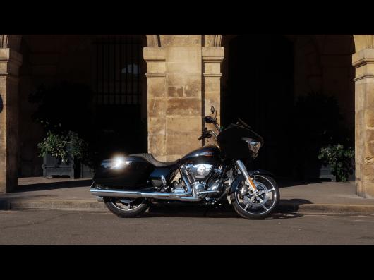 HARLEY-DAVIDSON TOURING ROAD GLIDE 1923