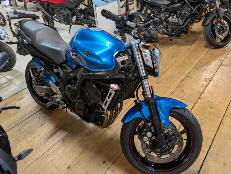 YAMAHA FZ6 S2 (98CV)