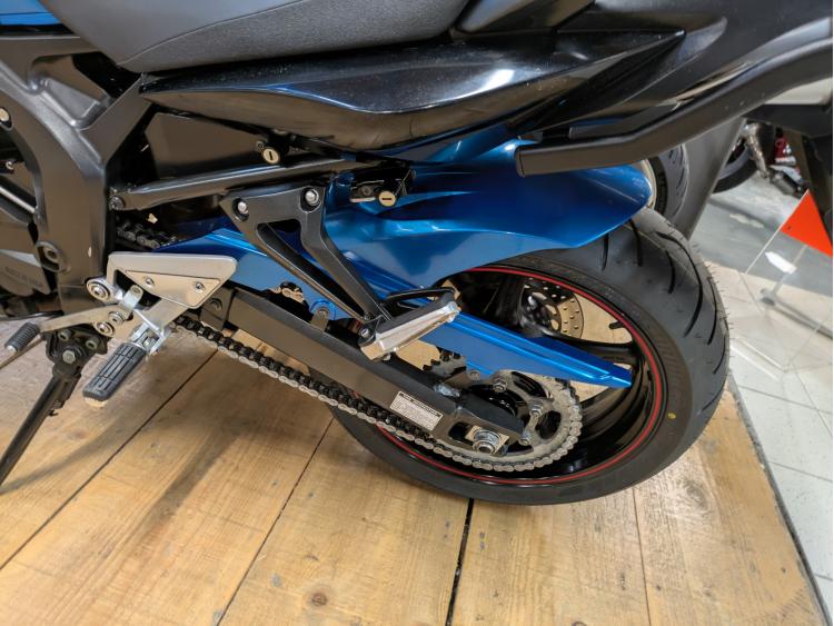YAMAHA FZ6 S2 (98CV)