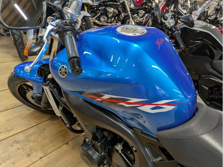 YAMAHA FZ6 S2 (98CV)