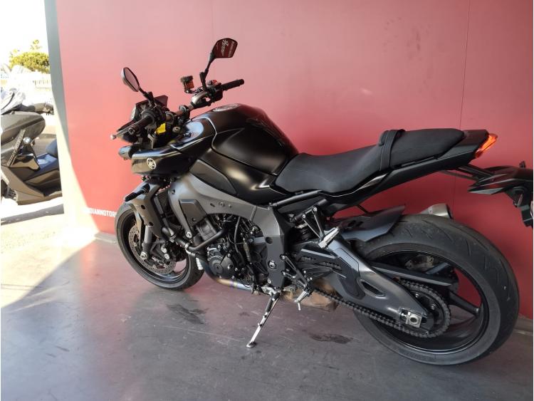 YAMAHA MT-10