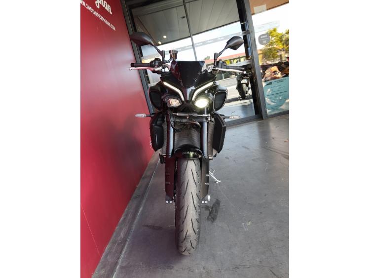 YAMAHA MT-10