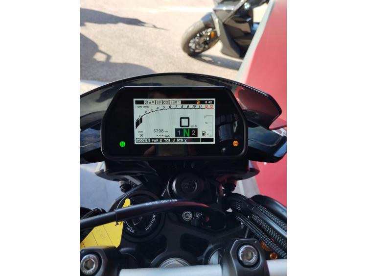 YAMAHA MT-10
