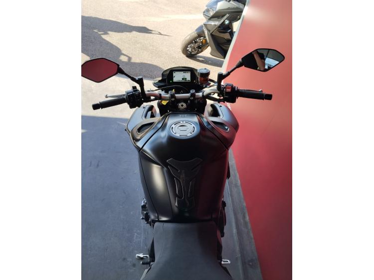 YAMAHA MT-10