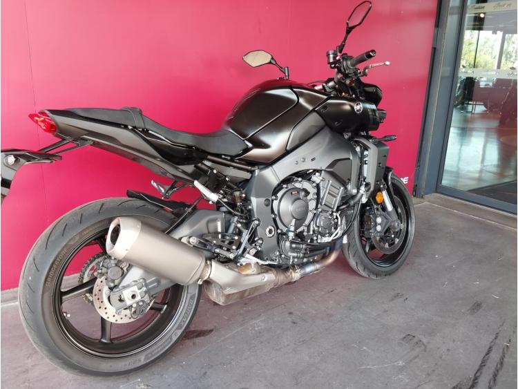 YAMAHA MT-10