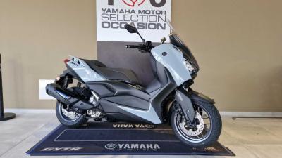 YAMAHA XMAX 300 Tech Max