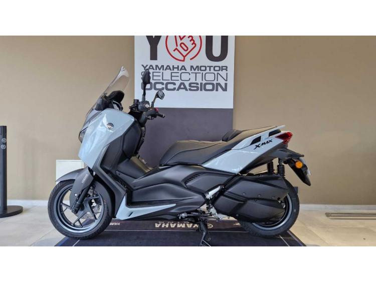 YAMAHA XMAX 300 Tech Max