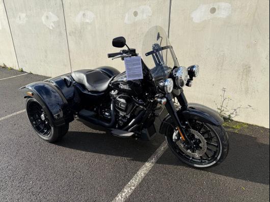 HARLEY-DAVIDSON TRIKE FREEWHEELER 1868