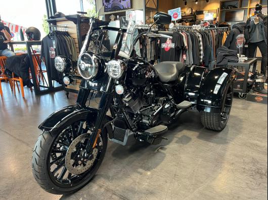 HARLEY-DAVIDSON TRIKE FREEWHEELER 1868