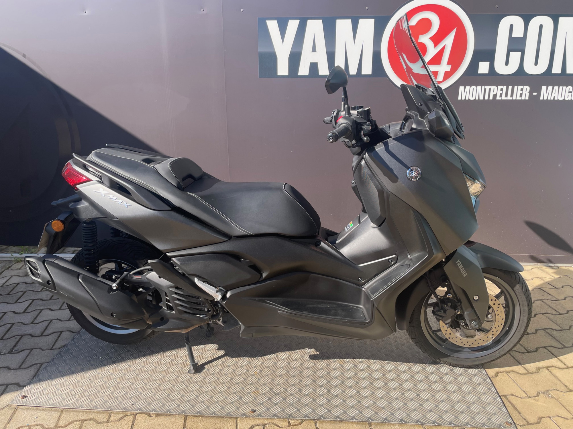 YAMAHA XMAX 125