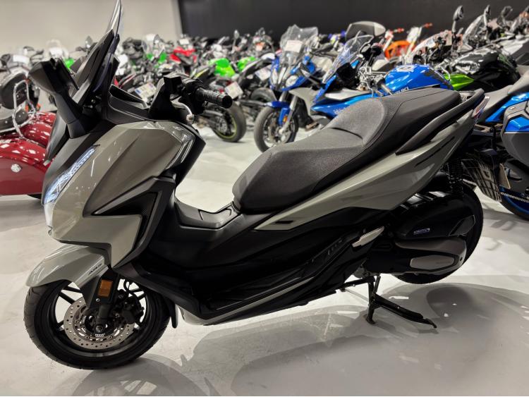 HONDA FORZA 125