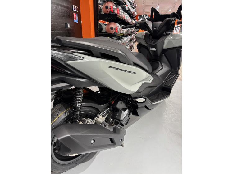 HONDA FORZA 125