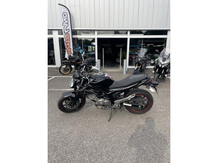 SUZUKI GLADIUS 650