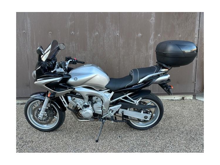 YAMAHA FZ6 600 FAZER