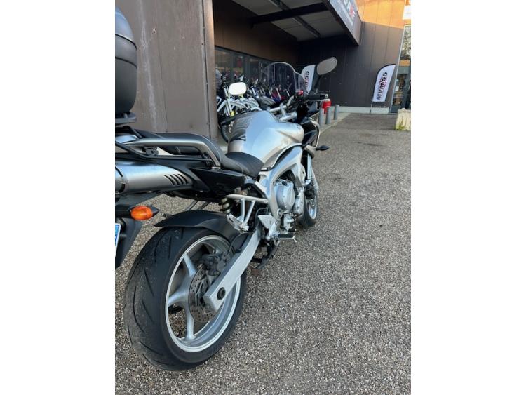 YAMAHA FZ6 600 FAZER