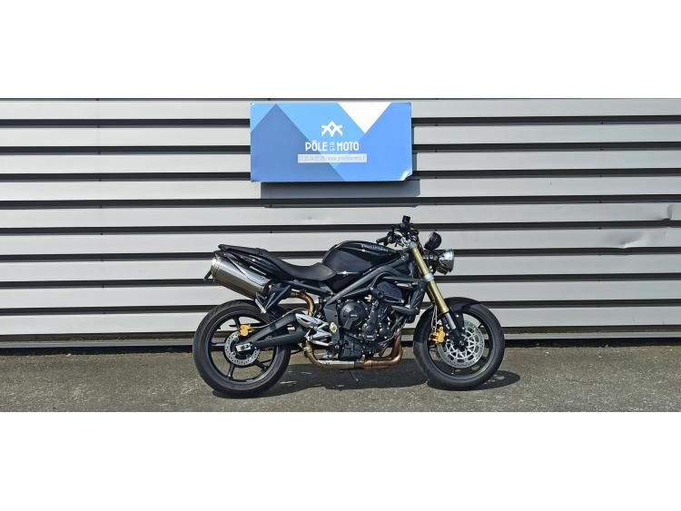 TRIUMPH STREET TRIPLE 675