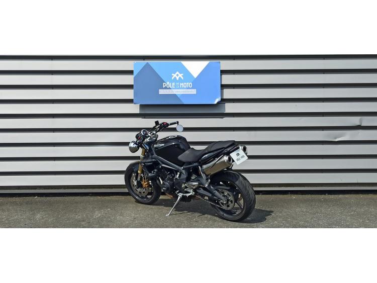 TRIUMPH STREET TRIPLE 675