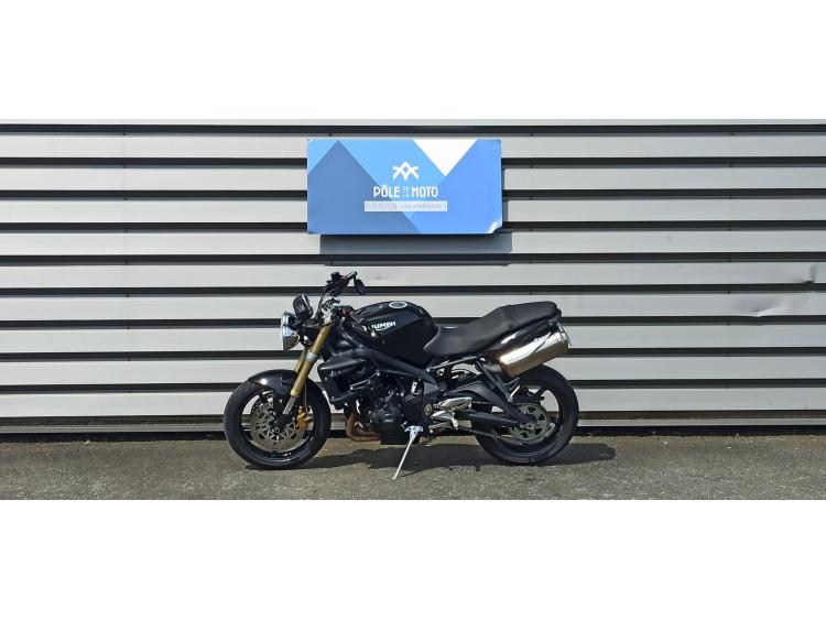 TRIUMPH STREET TRIPLE 675