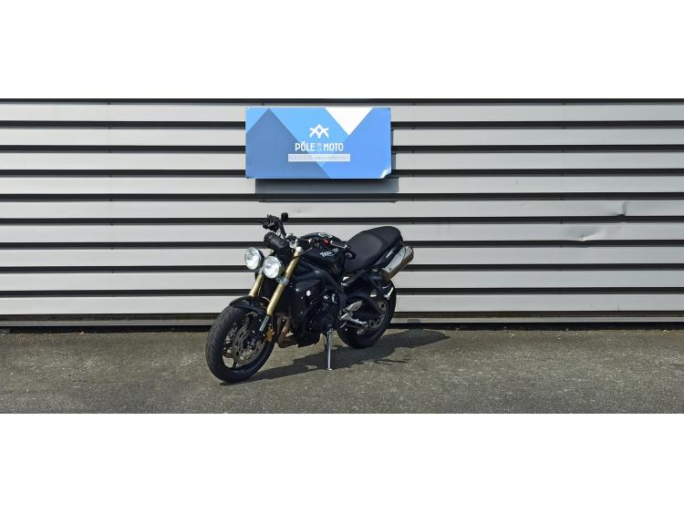 TRIUMPH STREET TRIPLE 675