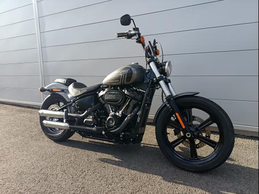 HARLEY-DAVIDSON SOFTAIL STREET BOB 1868