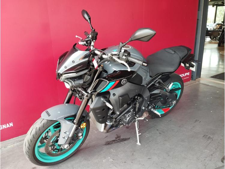 YAMAHA MT-10