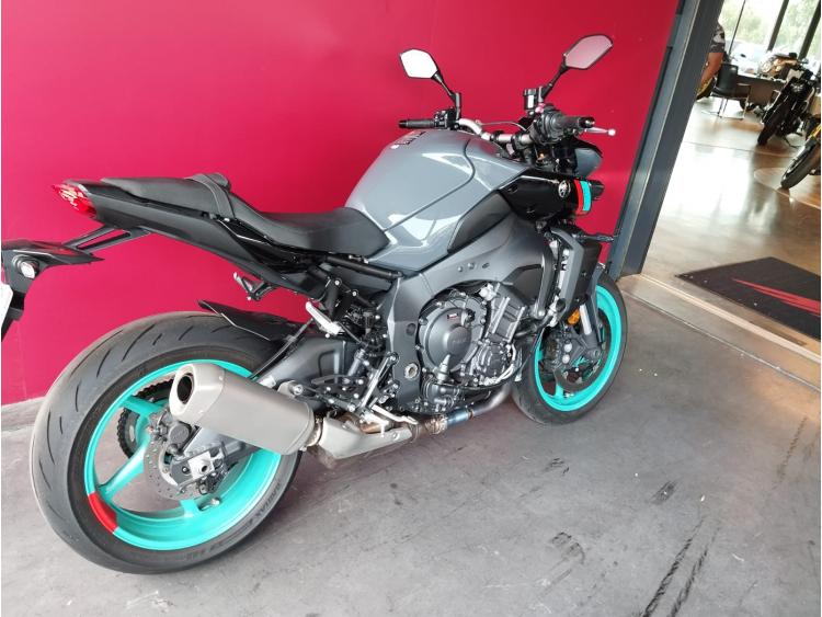 YAMAHA MT-10