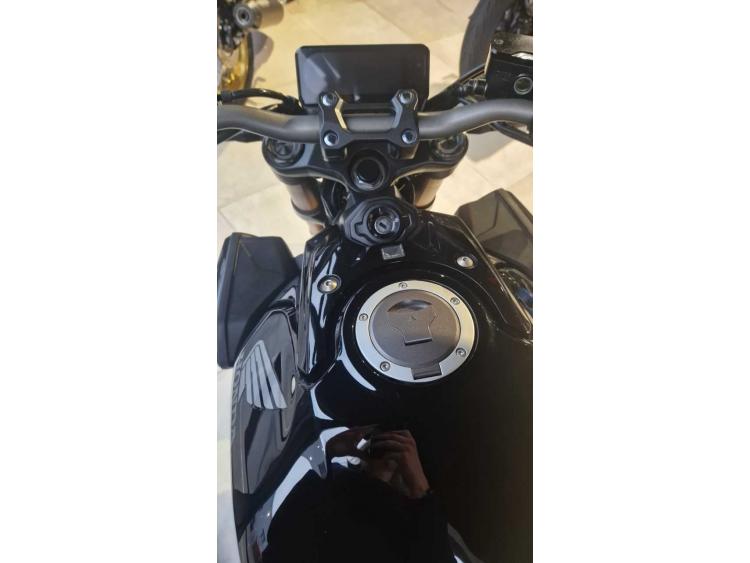 HONDA CB 650 R garantie 12 mois