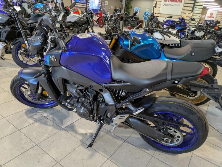 YAMAHA MT-09