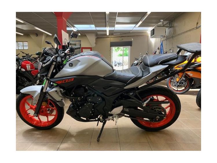 YAMAHA MT-03