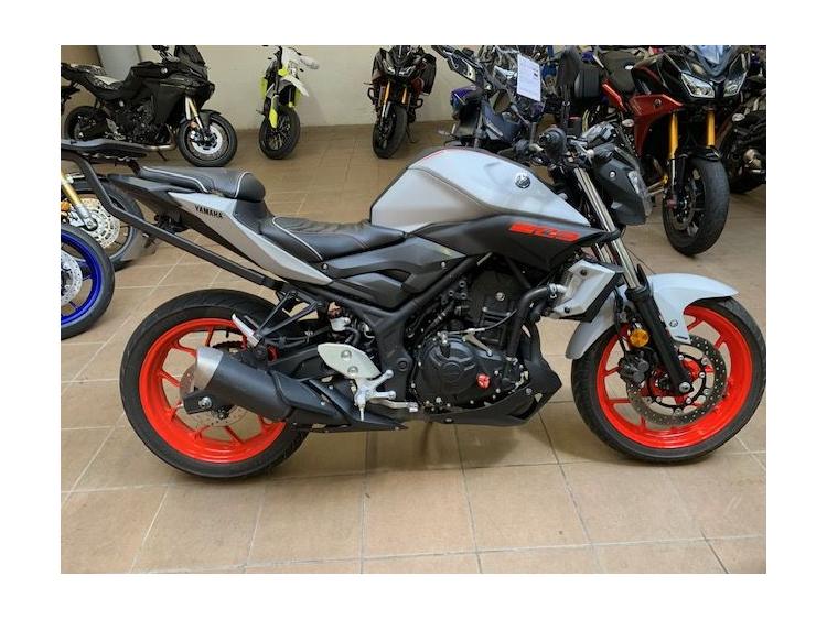 YAMAHA MT-03