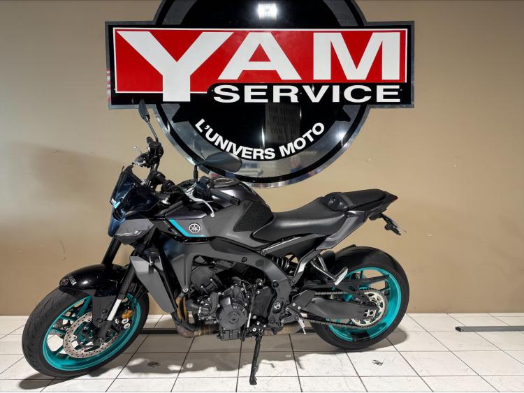 YAMAHA MT-09 LIGNE AKRAPOVIC 11 500€