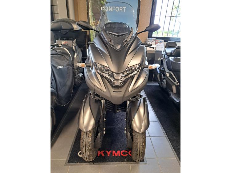 YAMAHA TRICITY 300