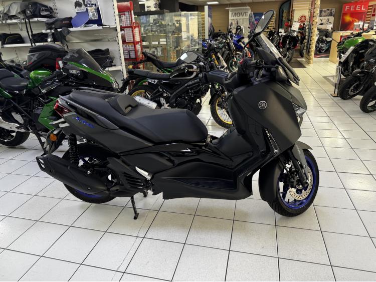 YAMAHA XMAX 125