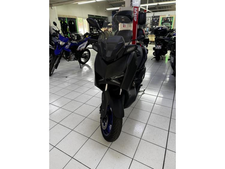 YAMAHA XMAX 125