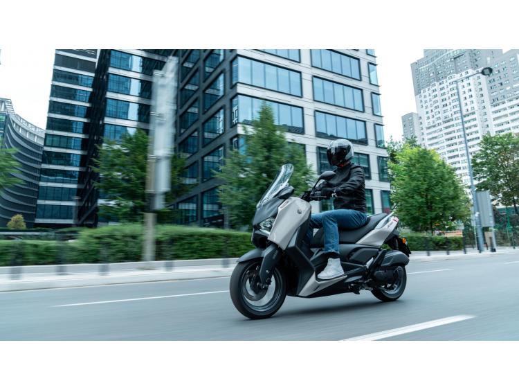 YAMAHA XMAX 300 Tech Max