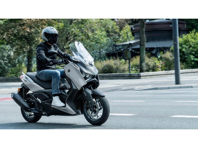 YAMAHA XMAX 300 Tech Max