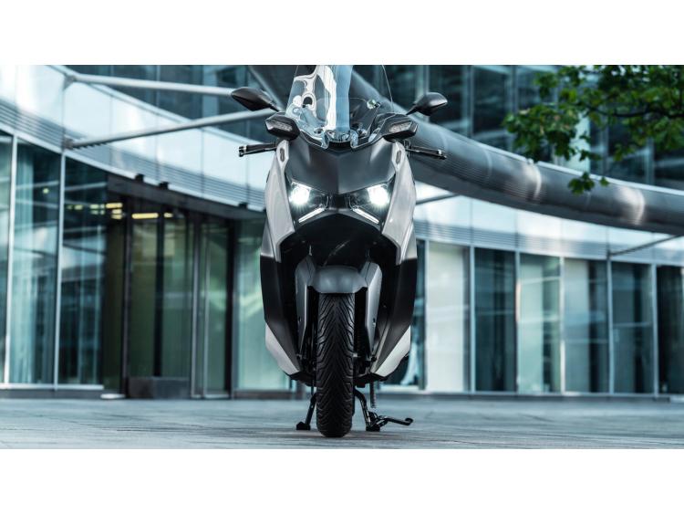 YAMAHA XMAX 300 Tech Max