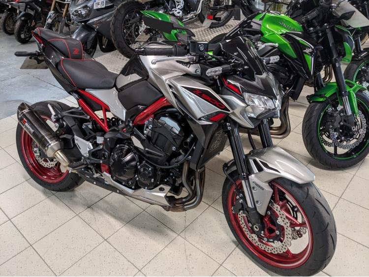 KAWASAKI Z 900